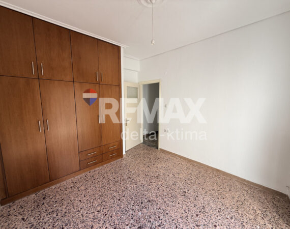 1099-92228401.jpg
